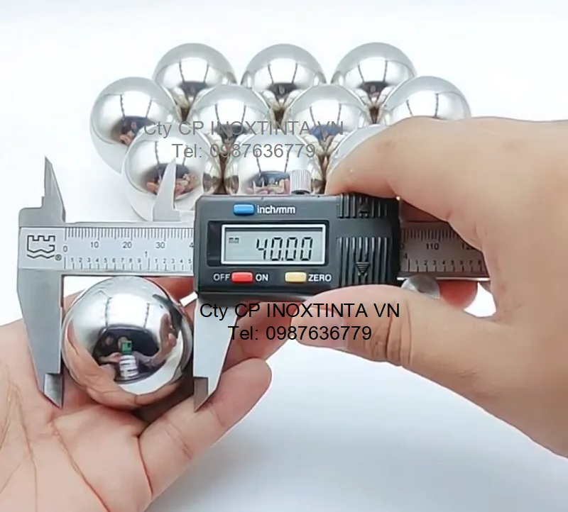 Bi thép đặc được đo bằng thước kẹp